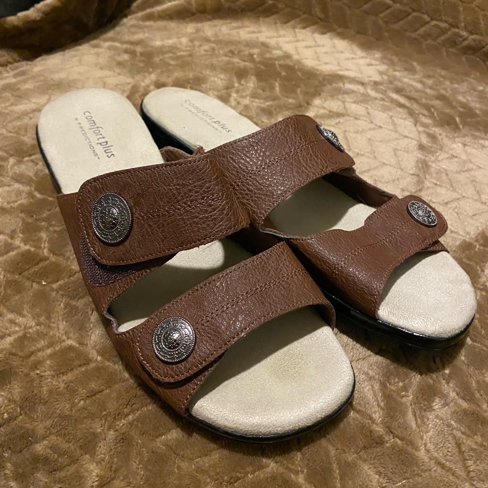 Comfort Plus by Predictions women’s sandals